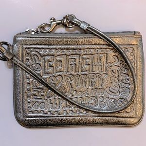 COACH Poppy Zippy Pochette Wristlet in Pewter
